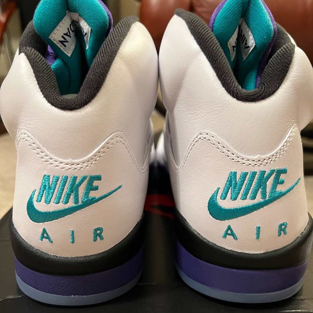 Brand New Jordan 5 Retro (2025) Grape 
Deadstock (DS) - Picture 3 of 10